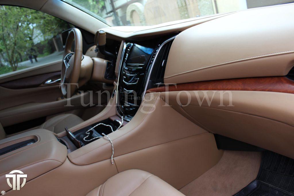 Перетяжка салона Cadillac