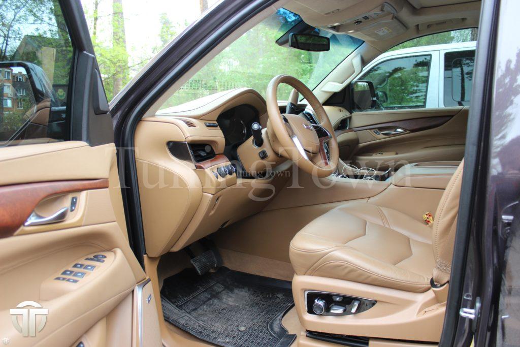 Перетяжка салона Cadillac